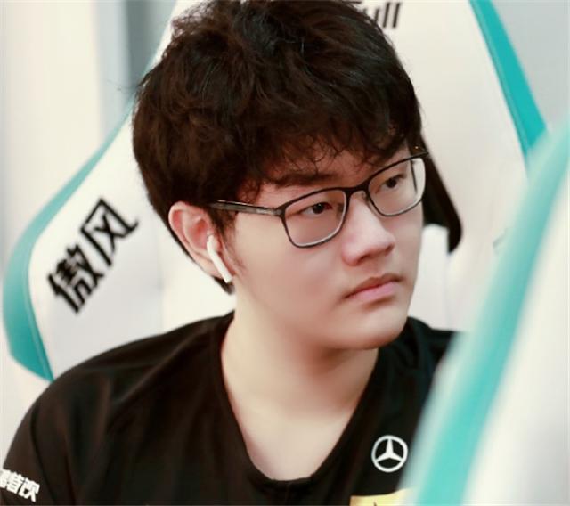 Uzi新星高光表现表现惊艳，利物浦未来可期！